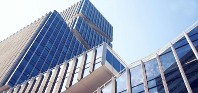 汽車供應(yīng)鏈深陷賬期泥潭：新能源價(jià)格戰(zhàn)下的資金鏈困局與破局之道